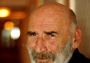 Tuncel Kurtiz kimdir? Ezel Dizisi Ramiz Dayı