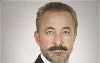 Mehmet Aslantuğ Kimdir?Mehmet Aslantuğ biyografisi