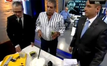 Erman Toroğlu Cacık Yapma Videosu İzle