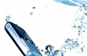 Suya düşen telefon nasıl kurtarılır?