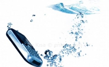 Suya düşen cep telefonunu nasıl kurtarırsınız?