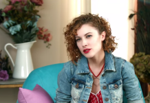 Açelya Topaloğlu Kimdir?