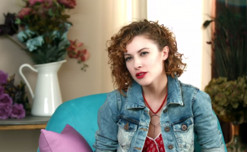 Açelya Topaloğlu Kimdir?