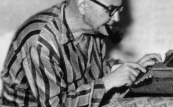 Nurullah Ataç Kimdir?