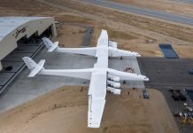 Dünyanın En Büyük Çift Başlı Uçağı Allen Hazır