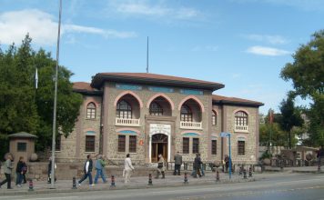 İlk T.B.M.M. ne zaman kuruldu?